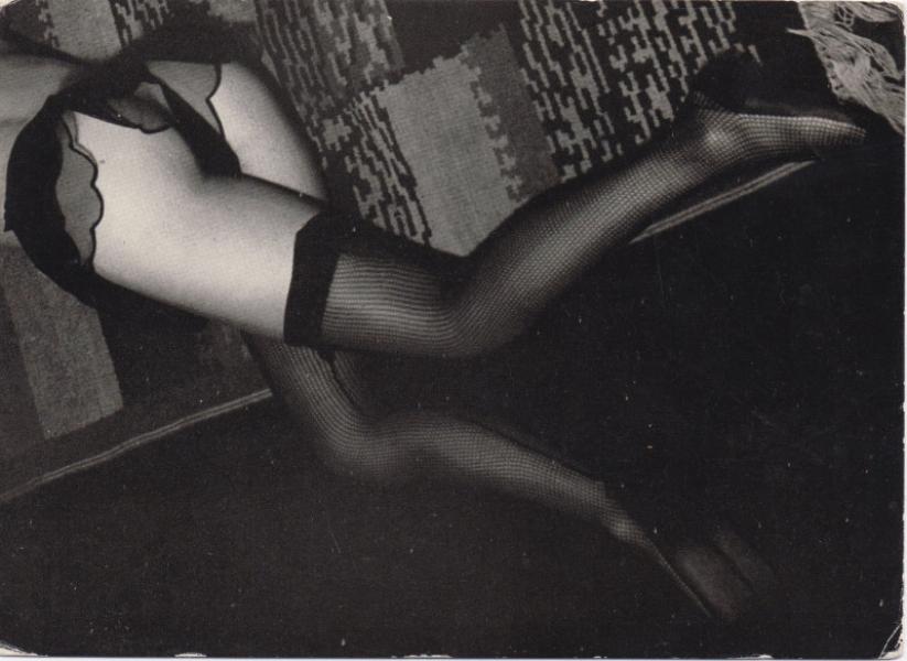 Bas résilles, slip volanté, circa 1930