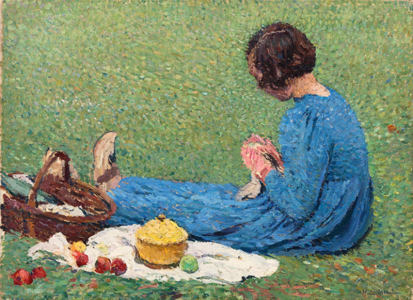 Gabrielle en bleu assise après le déjeuner sur l'herbe