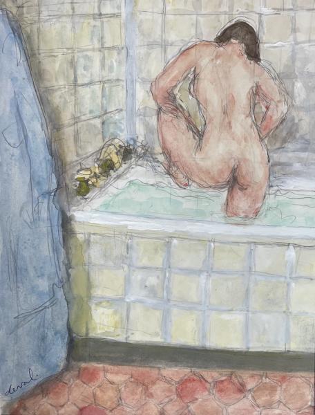 Debout de dos se lavant dans la baignoire